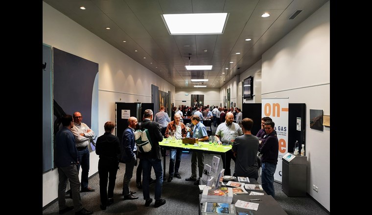 Die Teilnehmenden nutzten die Mittagspause sowie den abschliessenden Apéro für einen regen Austausch. (© SVGW)