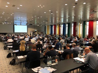 Seminarraum im Hotel Arte, Olten. Die Vorträge fanden mit Französischer Simultanübersetzung statt. (© SVGW)