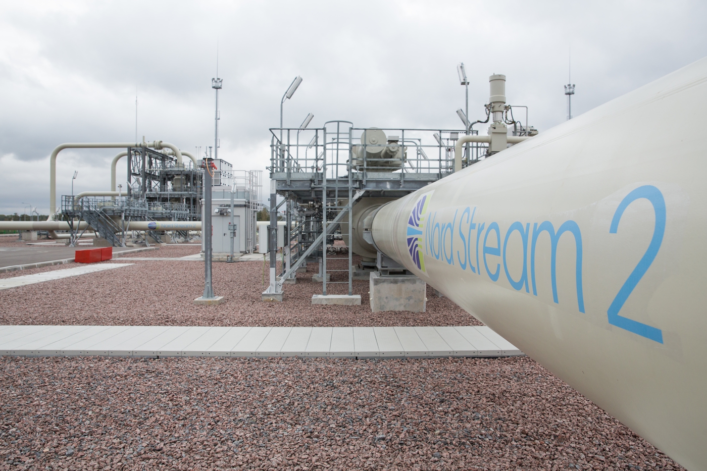Erster Strang der Nord Stream 2-Pipeline wird mit Gas befüllt. Im Bild: Anlandestation in Russland im September 2021.  (© N. Ryutin/Nord Stream 2)