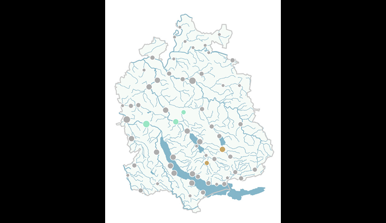 Fig. 2 Ausbau von Zürcher ARA mit einer Ozonung (grün) oder Pulveraktivkohle­stufe (rot). Stand Ende 2020.