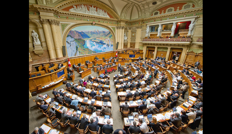 Etablieren sich neue Technologien am Markt, wandelt sich auch die politische Sichtweise auf erneuerbare Gase. Ablesbar ist dies an parlamentarischen Vorstössen und Initiativen zu einzelnen Themen der Energie- und Klimapolitik.       (© Parlamentsdienste 3003 Bern)