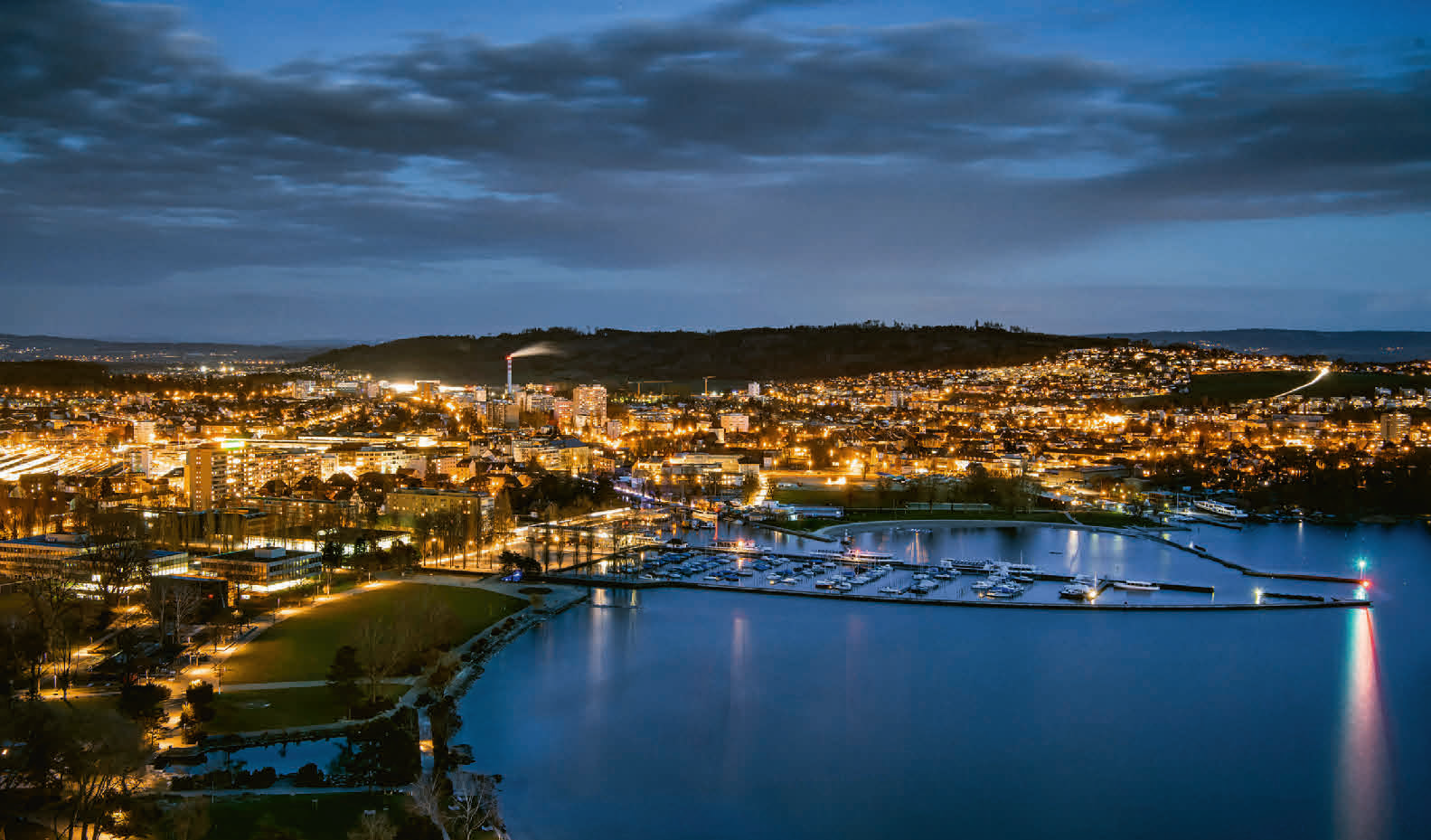 Mit seinem Nutzungspotenzial von ca. 10'000 Terajoule (TJ) fürs Heizen und ca. 2300 TJ fürs Kühlen bietet sich der Bielersee als Energiequelle in Biel an.