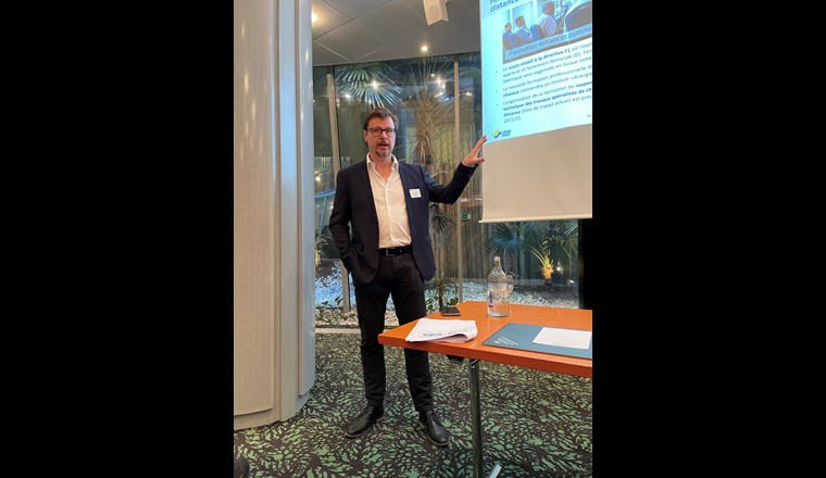 Laurent Roquier, 
Leiter der Aussenstelle Westschweiz, an der Roadshow in Lausanne. (© SVGW)