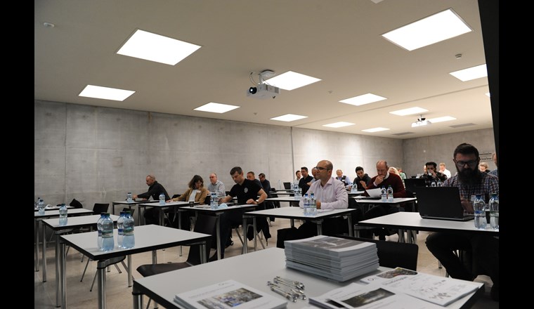 Die Fachhochschule Ostschweiz bot mit ihrer modernen Infrastruktur einen passenden Rahmen für die Veranstaltung zum Thema Wasserstoff. (© SVGW)