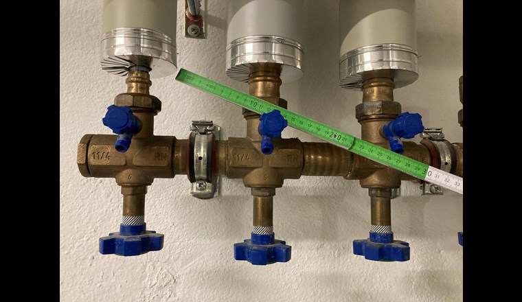 Mit der Entwicklung des Lehrgangs unterstreicht der SVGW die Wichtigkeit
der Installationskontrolle. Das Ausbildungskonzept wurde mit Fachvertretern und dem SBFI erarbeitet.
 (© SVGW)