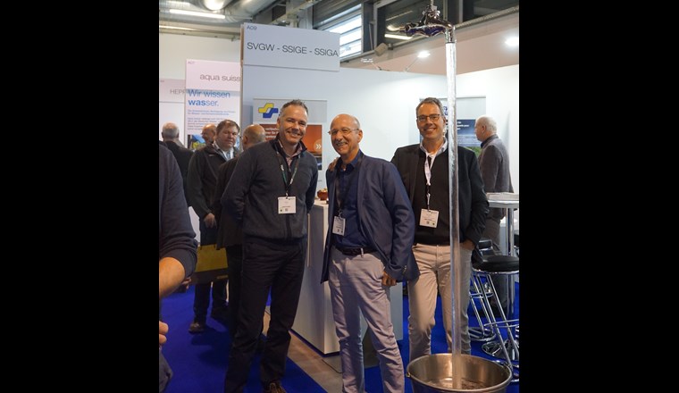 Die drei SVGW-Fachreferenten Rolf Meier, Markus Biner und Diego Modolell (v.l.) am SVGW-Stand der AQUA Suisse.