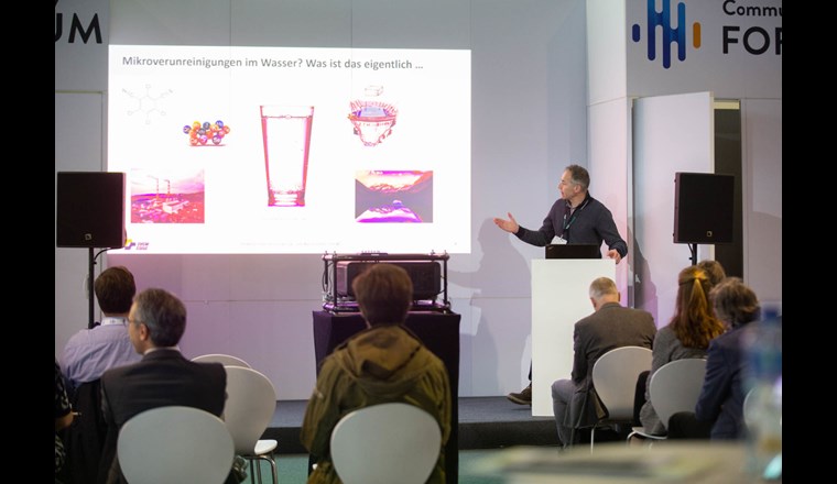 Rolf Meier, Bereichsleiter Wasser, SVGW, während seines Eröffnungsreferats. (©easyfairs)