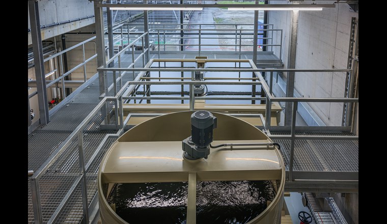 Mit dem Lamellenklärer wird das Schlammwasser aus der Filterspülung eingedickt.